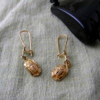 18k gold scarab earrings (jewelry gifts) 18k gold scarab earrings (jewelry gifts)