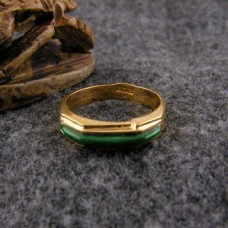 Hexagonal 18k gold ring with green stone (Rings Collection)